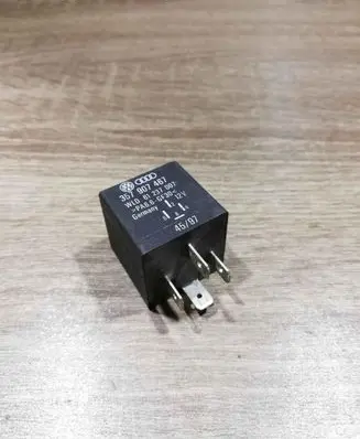 Volkswagen PASSAT B5 Other relay 357907467 WL061237007 153