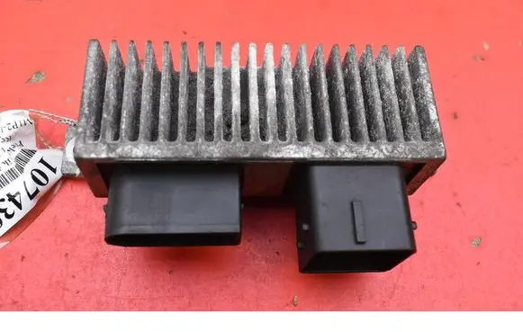 Renault Trafic I Glow plug 271206395R