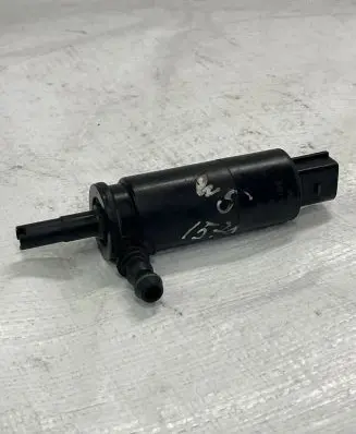 Volkswagen Golf Plus Headlight washer pump 3B7955681