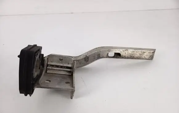 BMW 5 F10 F11 Radiator mount bracket 7575248 7186514 7207152