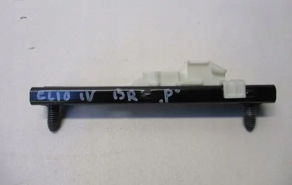 Renault Clio IV Seat belt adjustment rail 