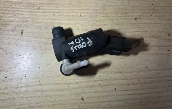 Ford Focus Windscreen/windshield washer pump 1S7117K624FE