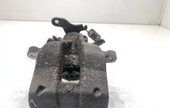 Toyota Avensis T270 Rear brake caliper