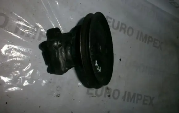 Mitsubishi Pajero Power steering pump