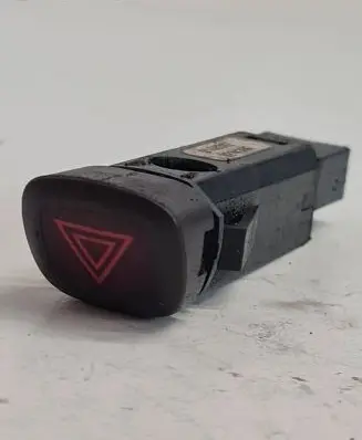 Volvo XC90 Hazard light switch 9168302 02W306