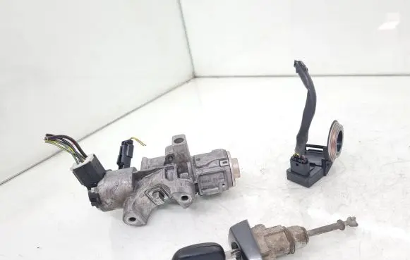 Toyota Avensis T250 Ignition lock N0501517 450200504 8978305010