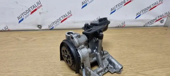 BMW 3 F30 F35 F31 Oil pump 7823009