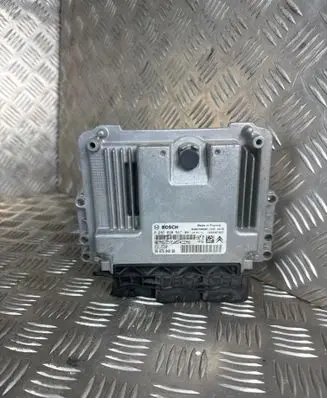 Peugeot 208 Engine control unit/module 0281030547 9807984080 9666729680