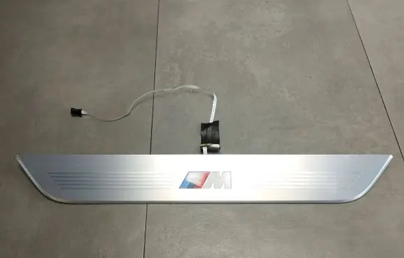 BMW 7 G11 G12 Foot area side trim 8061028 03032016