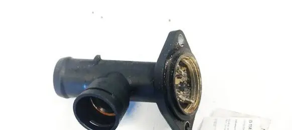 Volkswagen Touran I Engine coolant pipe/hose 03G121121B