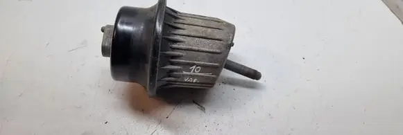 Lexus IS 200-300 Engine mount bracket