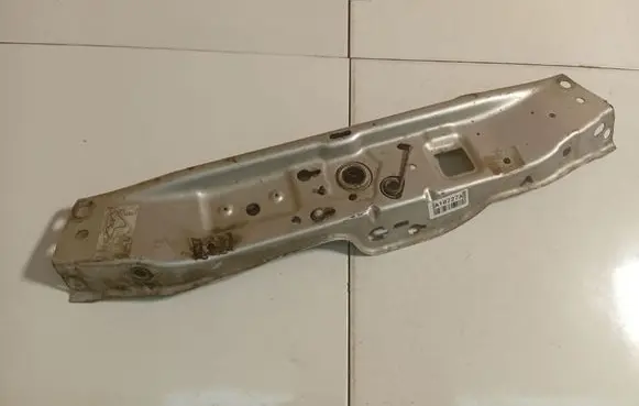 Opel Zafira B Radiator support slam panel 
