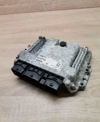 Mazda 3 I Engine control unit/module ECU 3M6112A650AA 0281011534
