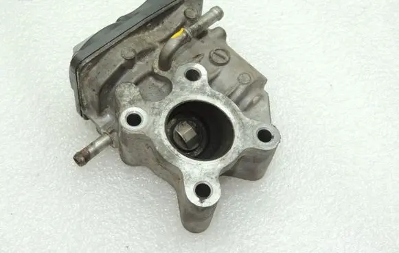 Mazda 6 EGR valve SH0120300A
