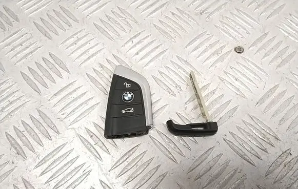 BMW 2 F45 Ignition key/card 6805990
