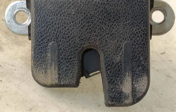 Tailgate/trunk/boot lock/catch/latch