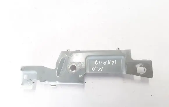 Renault Captur Fender mounting bracket 631235481R