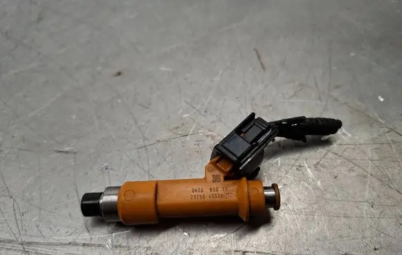 Toyota Yaris Fuel injector 2325040020 042083017