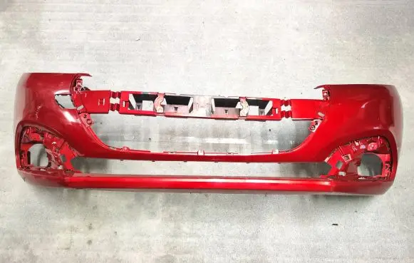 Peugeot 208 Front bumper 9810513777