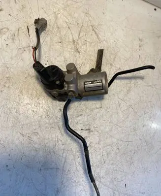 Toyota Prius (NHW20) Master brake cylinder 4727047010 312304070152