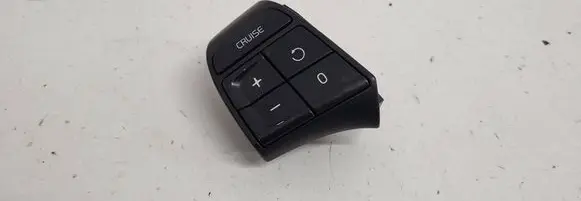Steering wheel buttons/switches