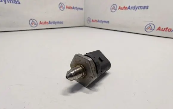 BMW 3 E92 E93 Fuel pressure sensor 0261545072 13537620946