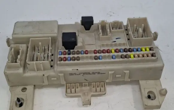 Volvo S40 Fuse module 30728906 519096408 02274024