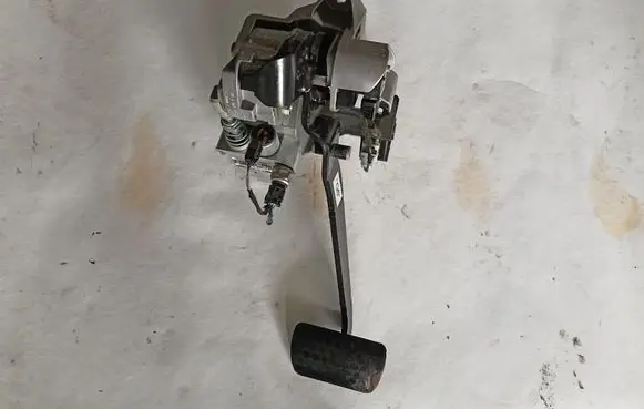 Mercedes-Benz E W212 Pedal assembly A2122900001