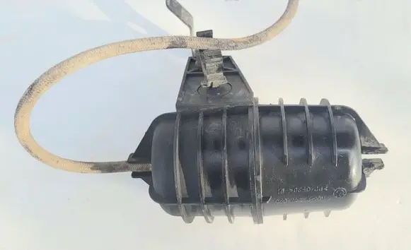 BMW 5 E39 Vacuum air tank 11652247620
