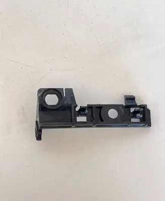 Audi A8 S8 D4 4H Fender mounting bracket 4H0853914C