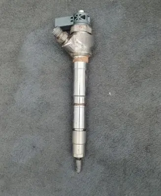 Audi A6 C7 Fuel injector 04L130277AE