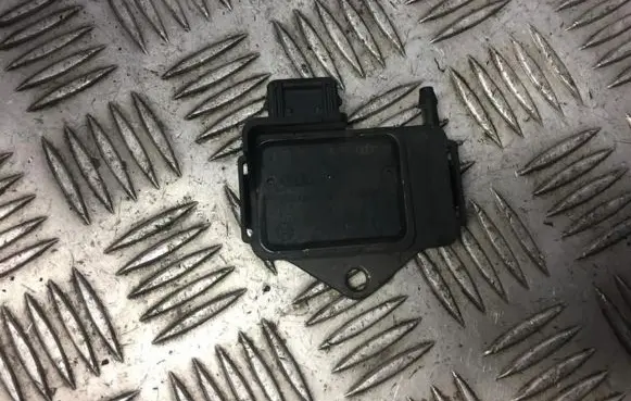Volkswagen PASSAT B4 Air pressure sensor 3A0906051 0261230008