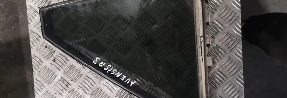 Toyota Avensis T250 Rear vent window glass 