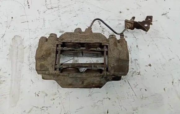 Toyota Hilux (AN120, AN130) Front brake caliper