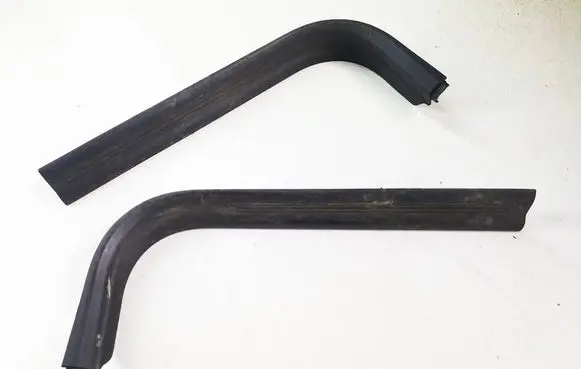Volvo V50 Foot area side trim 