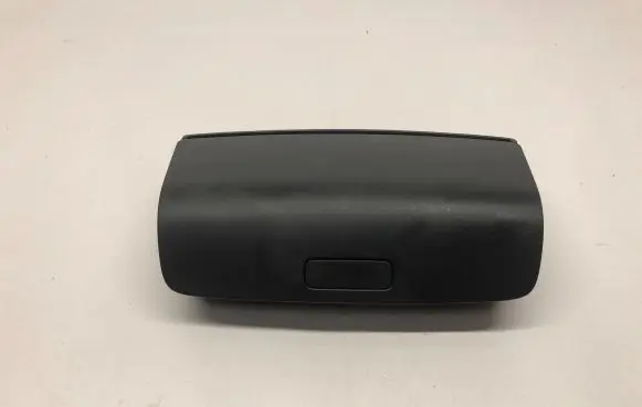Volkswagen Golf VII Glove box 868837
