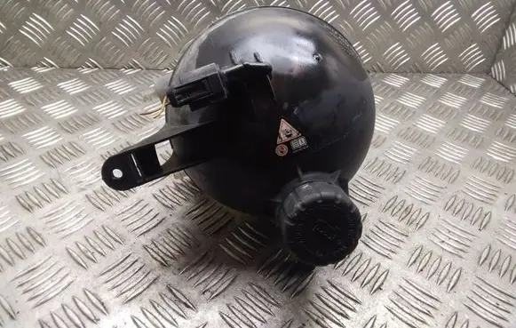 Mercedes-Benz B W245 Coolant expansion tank/reservoir 1695000149