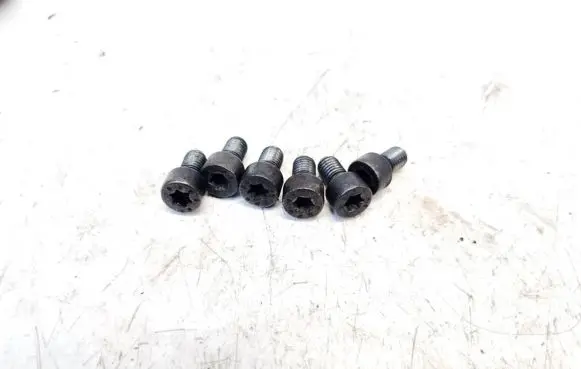 Volvo V50 Nuts/bolts 