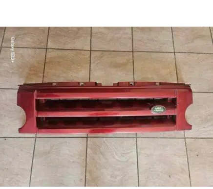 Land Rover Discovery 3 - LR3 Front bumper upper radiator grill DHB00024