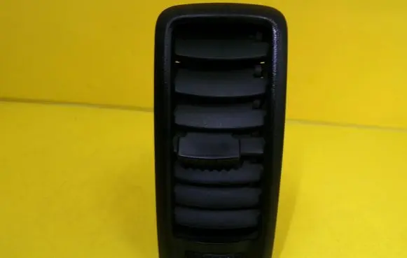 Renault Trafic II (X83) Dashboard side air vent grill/cover trim 7538 136.S.150