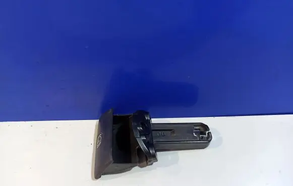Volvo XC90 Hand parking brake switch 8683963