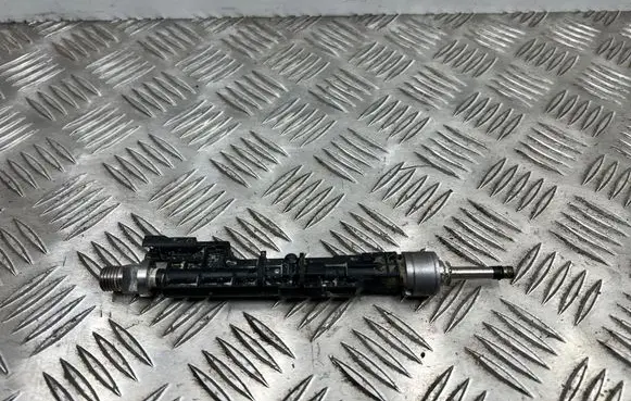 BMW M5 F90 Fuel injector 7852362