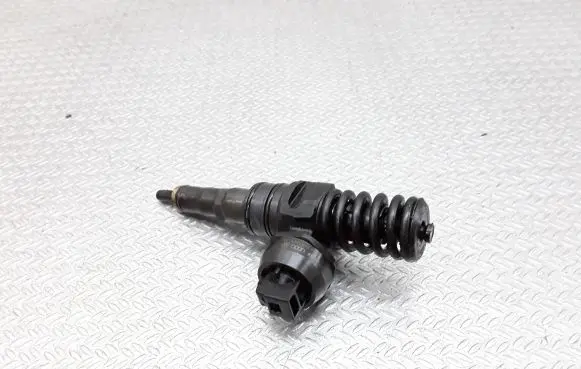 Audi A4 S4 B6 8E 8H Fuel injector 038130073BA
