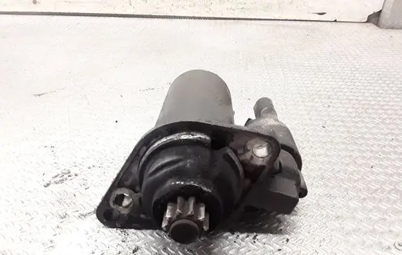 Volkswagen PASSAT B6 Starter motor 1005831311