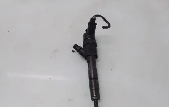 Fuel injector