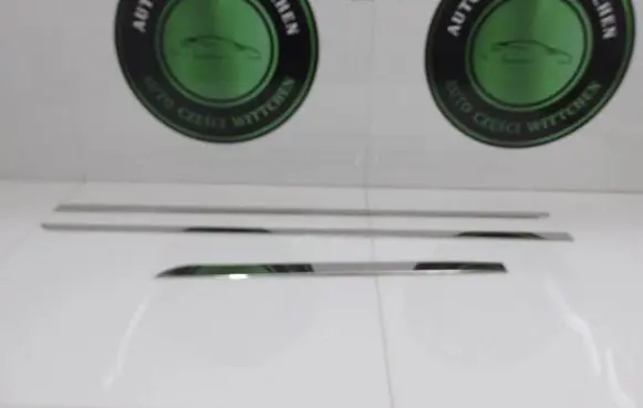 KIA Carens III Front door trim (molding) F1271ADE00ST