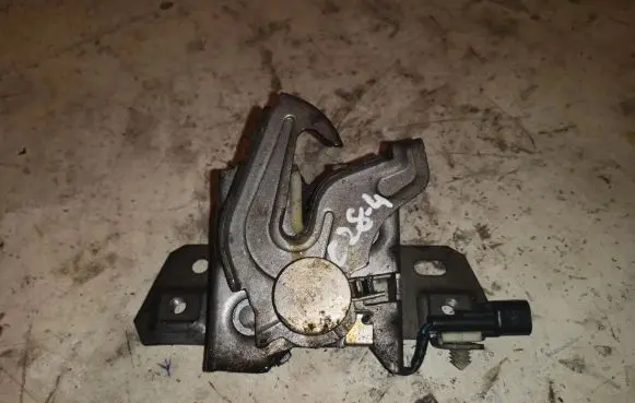 Volvo V50 Tailgate/trunk/boot lock/catch/latch 30716530 C284