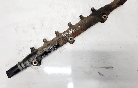 Volvo S60 Fuel main line pipe 8658252 0445215010