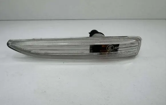 BMW 7 E65 E66 Front fender indicator light 71647579