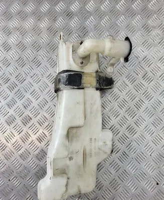 Hyundai Terracan Windshield washer fluid reservoir/tank